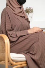 عباية عملية ملونة