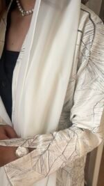 ⁦عباية بيضاء عملية⁩ - الصورة ⁦7⁩