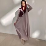 عباية عملية ملونة