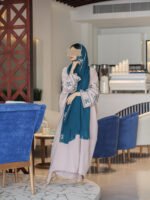 عباية عملية ملونة